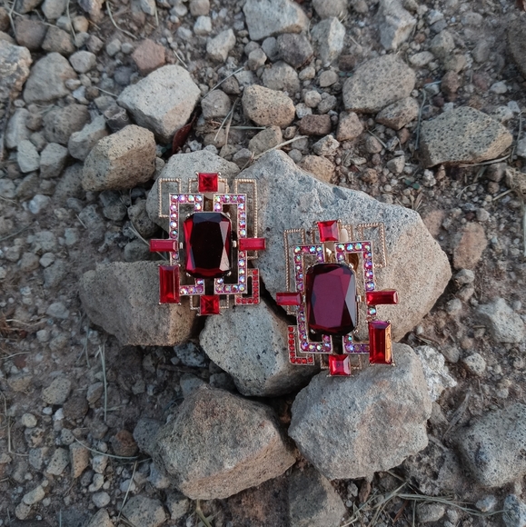 Red 💢❤Rhinestone 💋 Earrings Clip - Picture 2 of 6